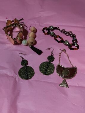 Assorted Women’s Fashion Jewelry Set - Pink and Gold Tones